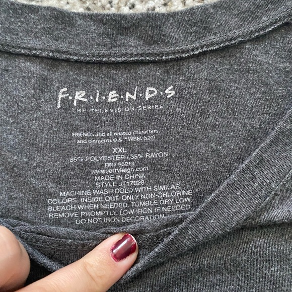 Friends T Shirt - Picture 2 of 2